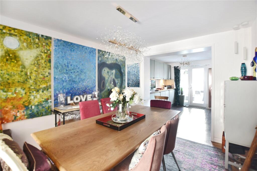 House in Bexley, Hurst, Albany Park - View 4