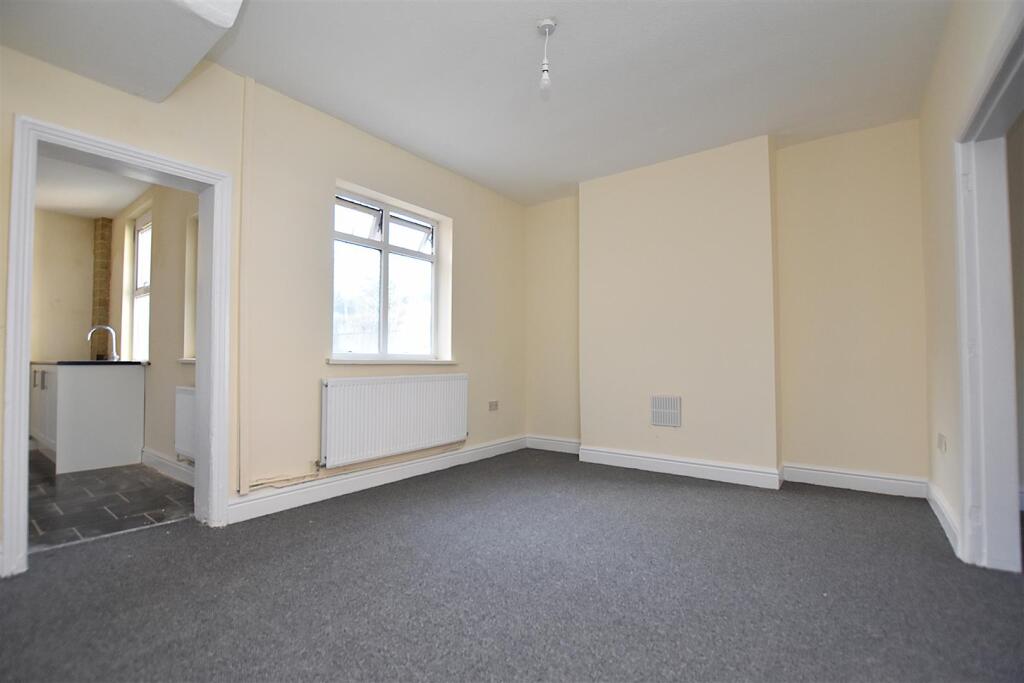 House in Wrexham, Rivulet Road Trade Park, Caia Park - View 4