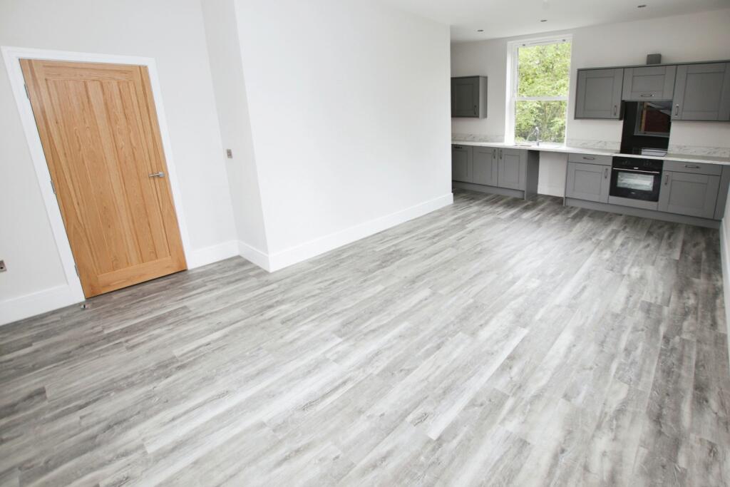 Main image of property: 76 South Park, Lincoln, Lincolnshire, LN5