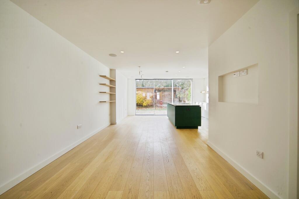 Empire Avenue, London, N18 - View 5