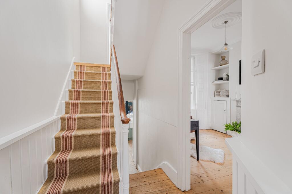 House in London - View 5