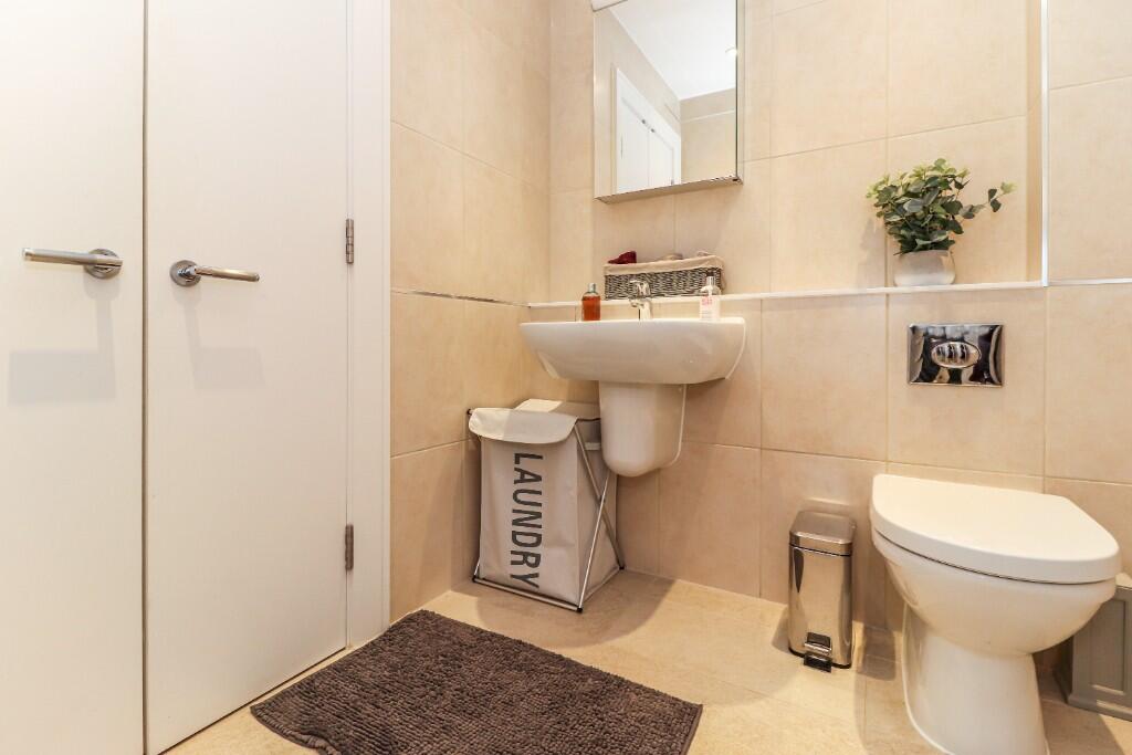 5 Selman Way, Chalfont Dene, SL9 photo 3