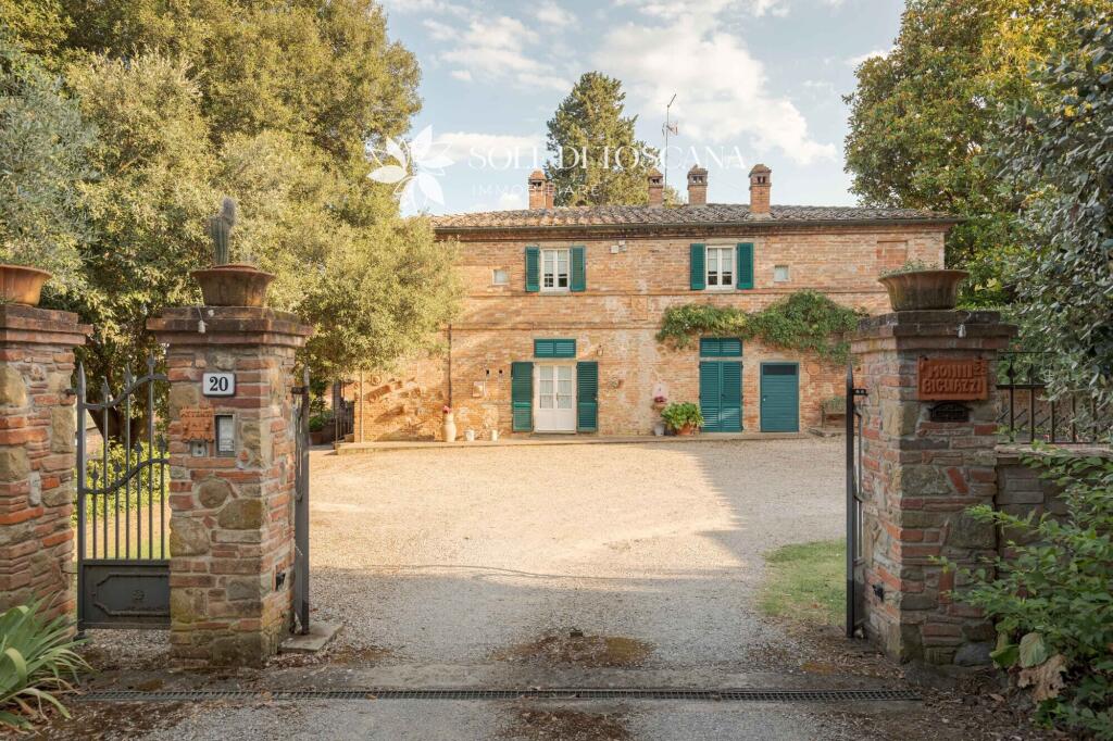 Main image of property: Tuscany, Arezzo, Foiano della Chiana