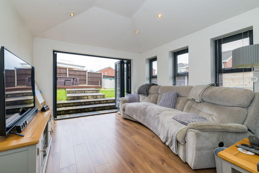 Thistledown Close, Springfield, Wigan, WN6 7PA photo 4