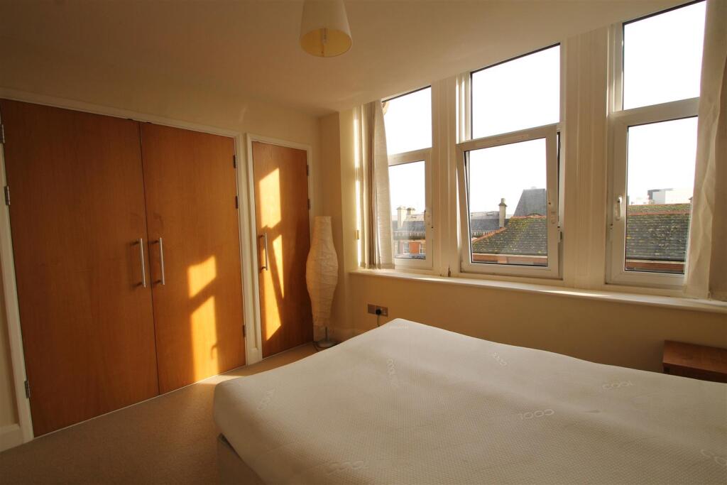 Apartment in Cardiff - More