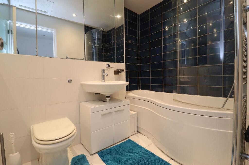 2 bedroom end of terrace house for rent