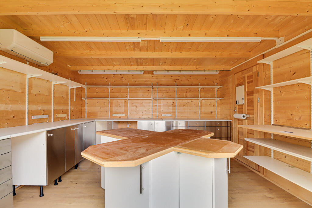 Additional image 21 of Cell Barnes Lane, St Albans, AL1