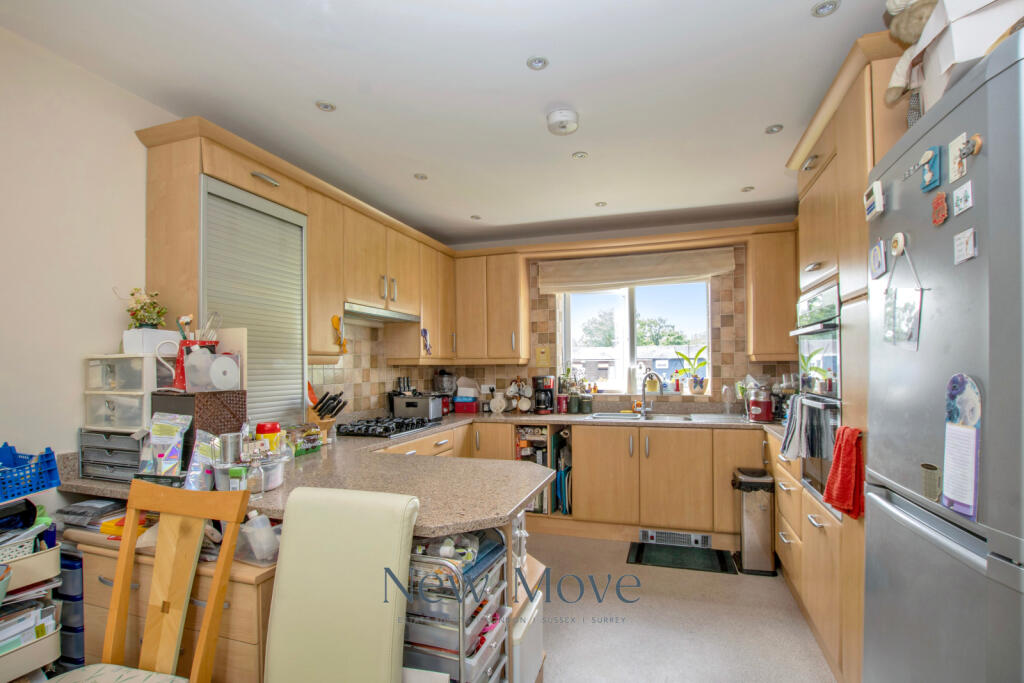House in Crawley, Southgate - View 5