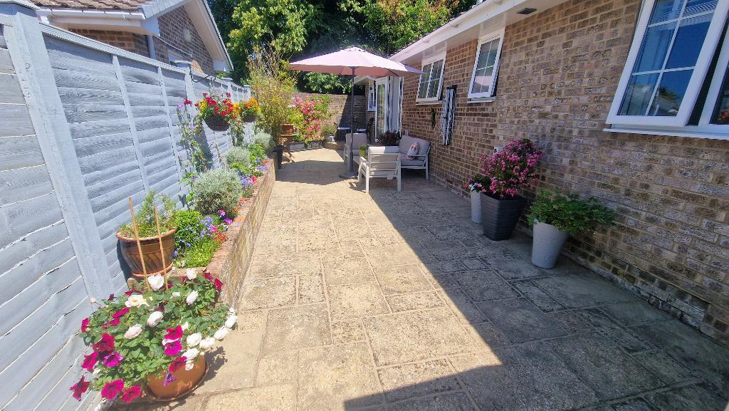 Woodnutt Close, Bembridge, Isle of Wight, PO35 5YF photo 4
