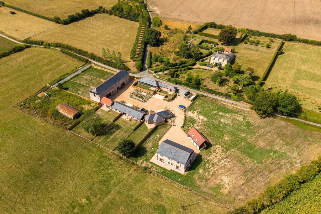 House in Canterbury - View 3