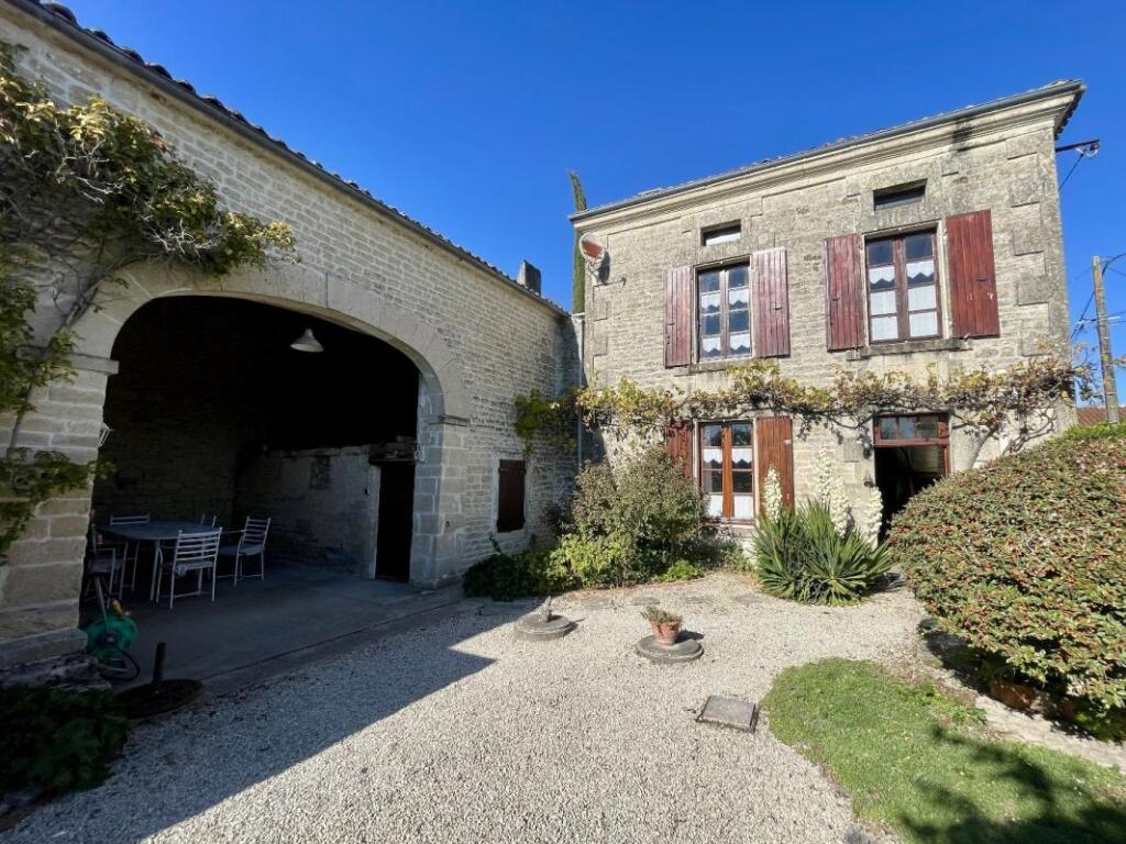 Main image of property: Poitou-Charentes, Charente-Maritime, St-Georges-de-Longuepierre
