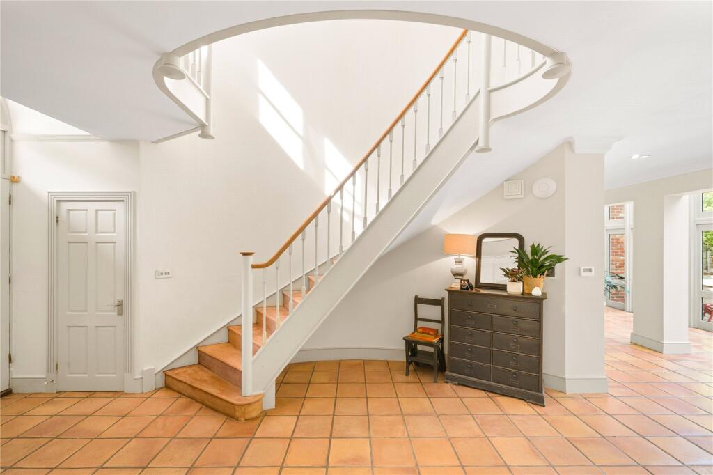 Meadway, Esher, KT10 – pohled 4