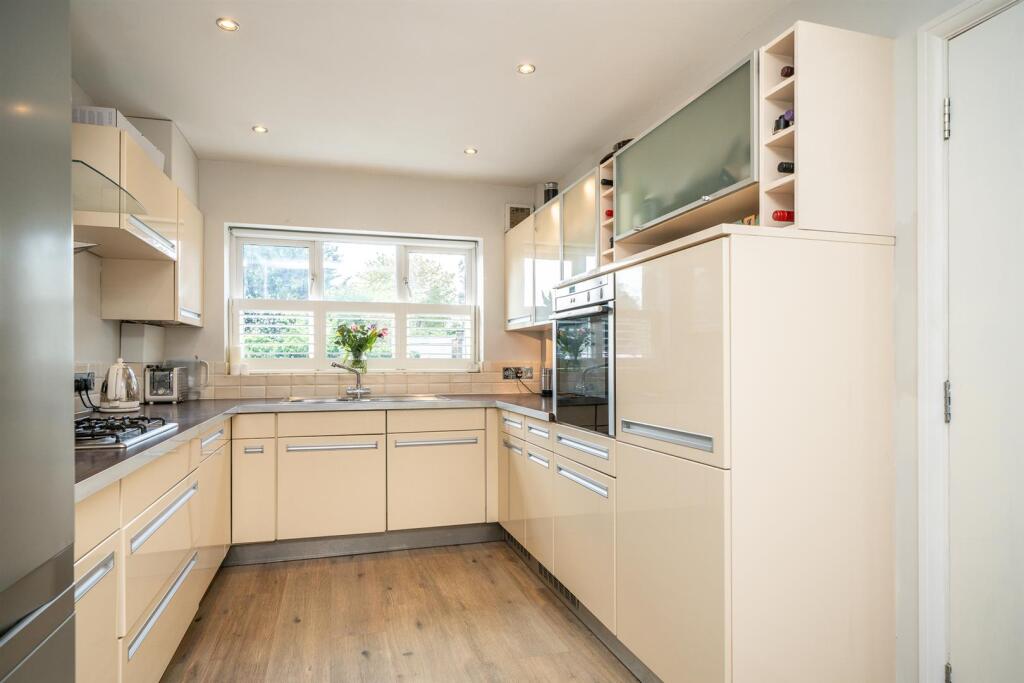 Additional image 11 of Longacres, St. Albans