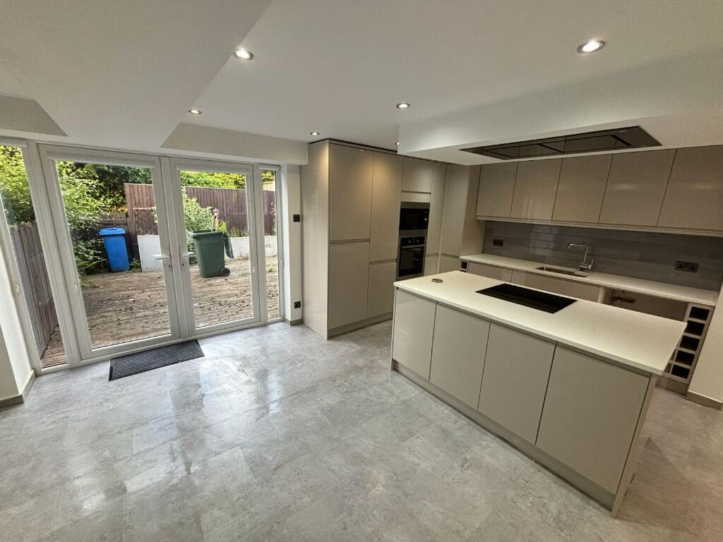 House in Rochdale, Stanycliffe - View 4