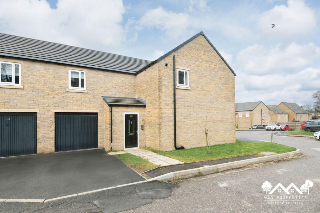 Main image of property: 24 Charlestown View, Glossop, Derbyshire SK13 8GT