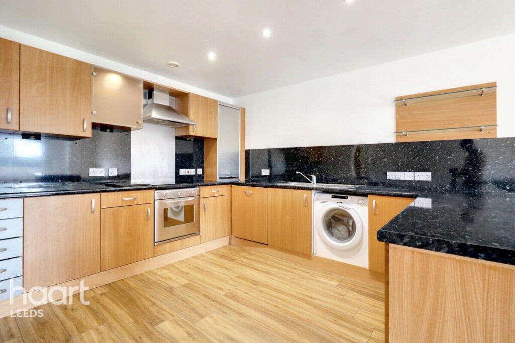 2-bed flat on Wellington Street, Leeds, £325,000