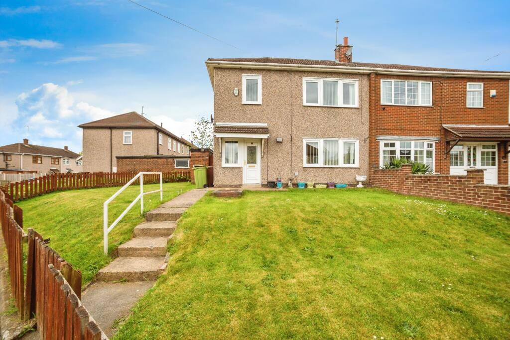 3-bed semi-detached on Hinds Crescent, Pontefract, WF9, £145,000