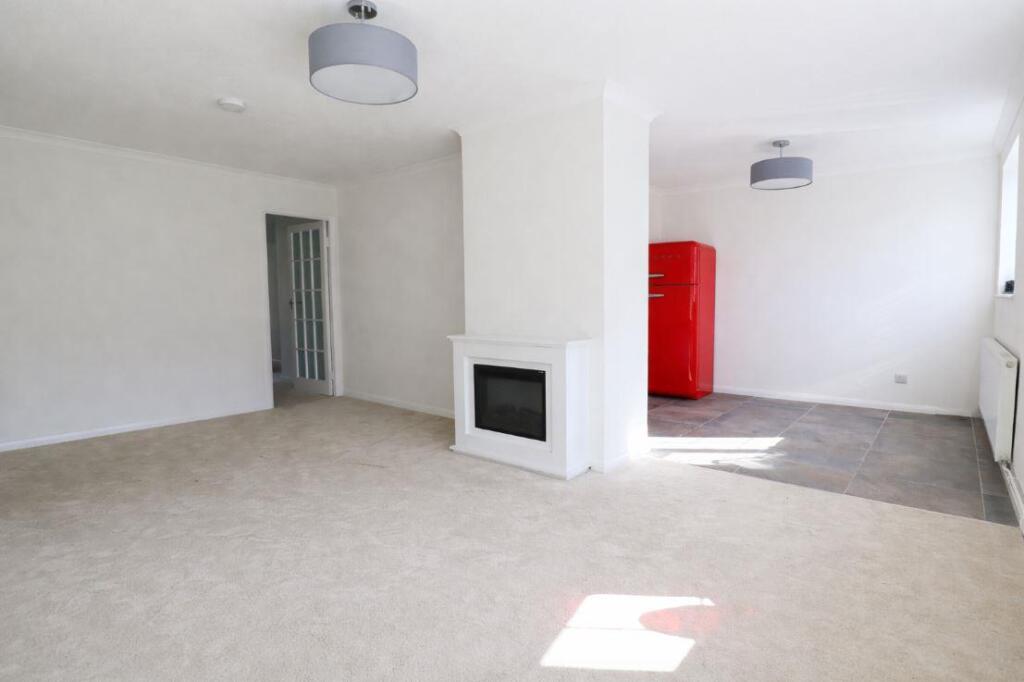 Poplar Close, Uppingham, Rutland - View 3