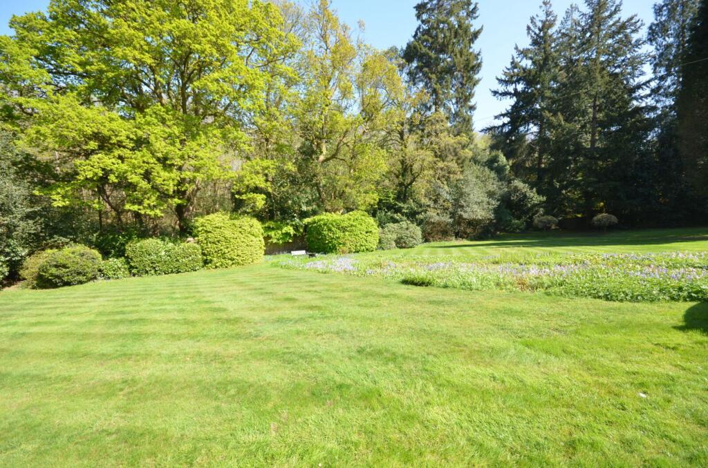 Farnham Road, Churt, GU10 photo 4