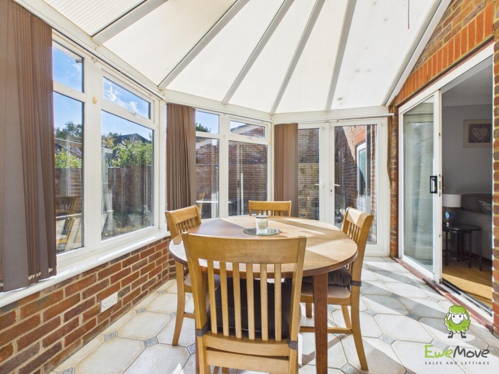 House in Basingstoke and Deane, Chineham - More