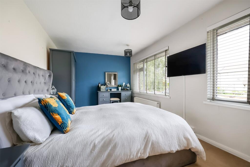 House in Reigate and Banstead, Woodhatch - More