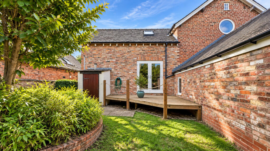 House in Stockport - View 4