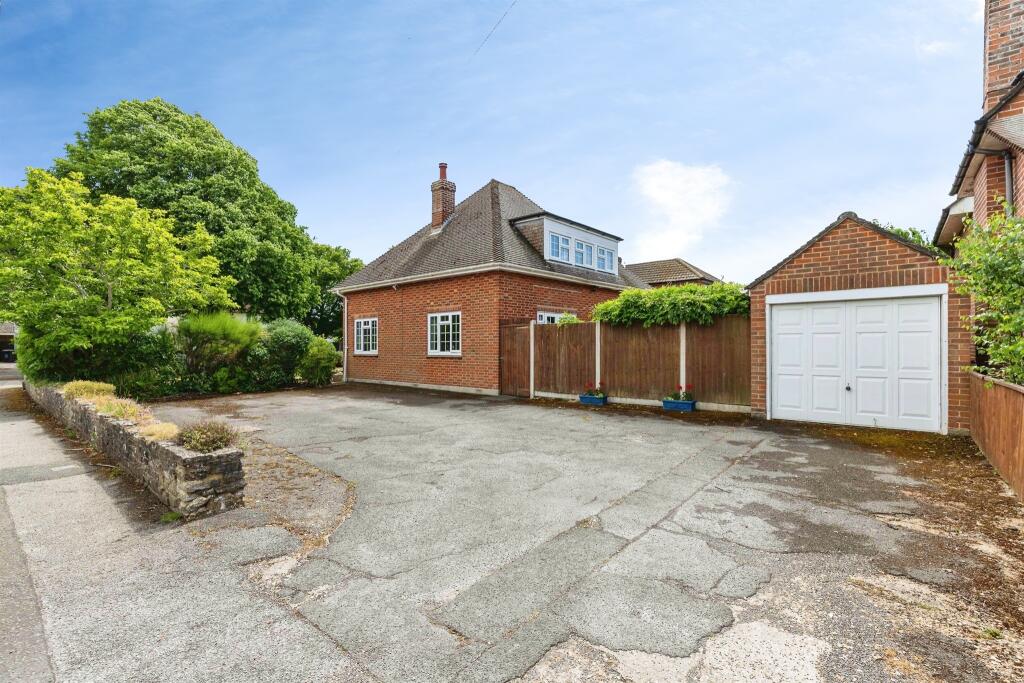 Holdenhurst Avenue, Bournemouth photo 2