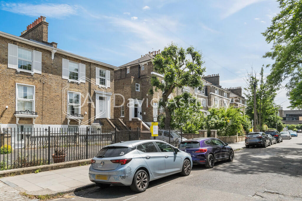 Apartment in London - View 5
