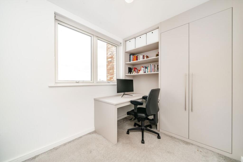 Apartment in London - More