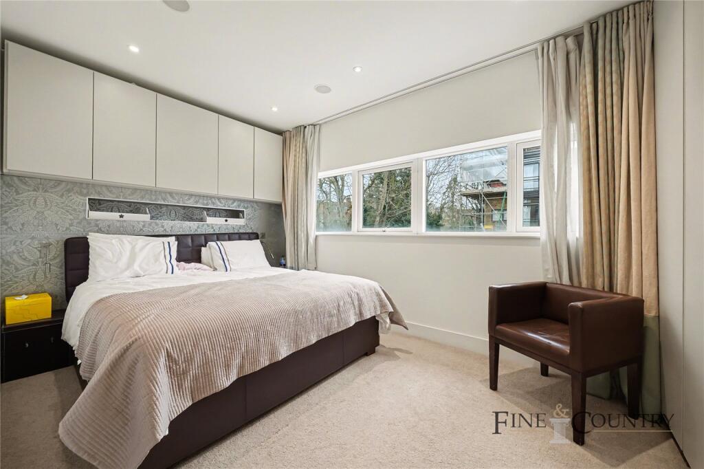 House in London - View 5