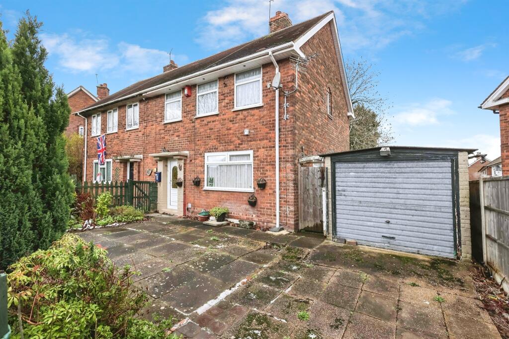 3-bed semi-detached on Hopedale Road, Quinton, Birmingham, £250,000