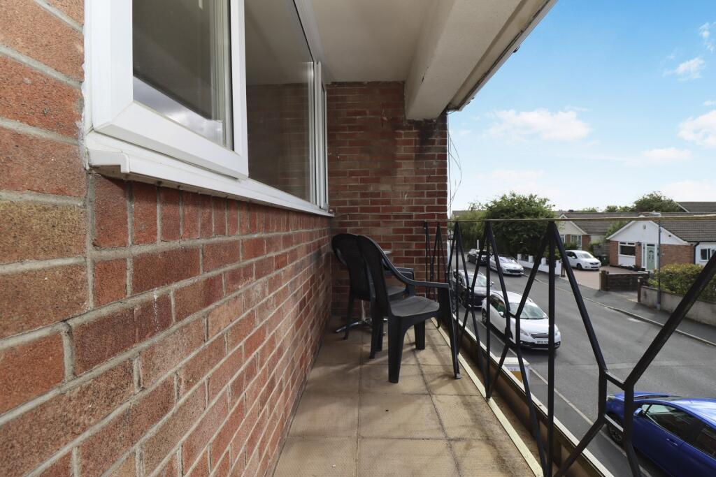 Chelford Grove, Patchway, Bristol, Gloucestershire, BS34 photo 2
