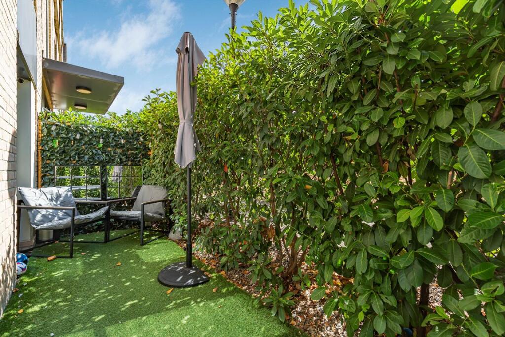 Apartment in Southall - More