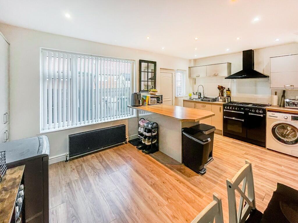 Sycamore Avenue, Huddersfield, West Yorkshire, HD3 photo 4