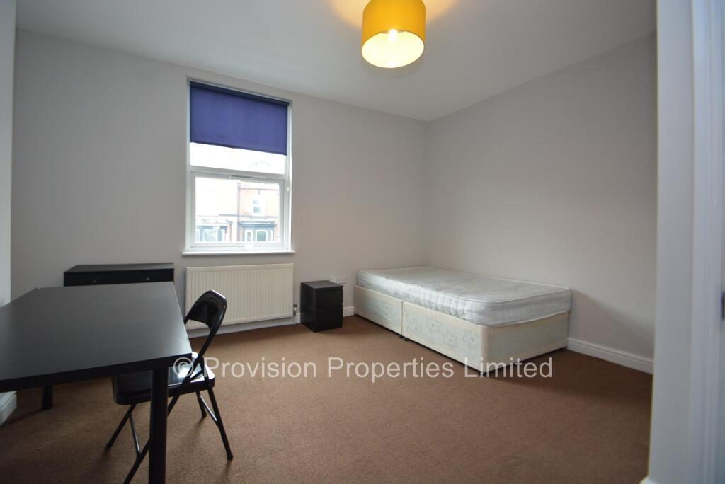 6 bedroom terraced house for rent