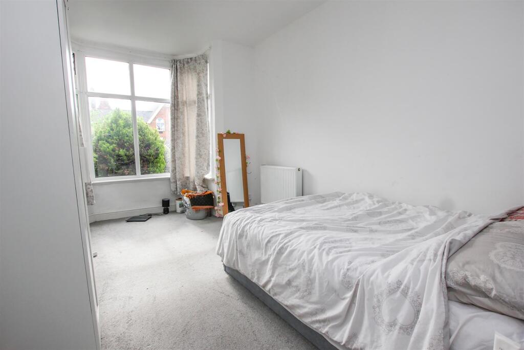 Apartment in Kettering, Avondale - More