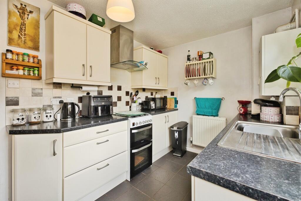 Additional image 6 of Sutton Grange, YEOVIL