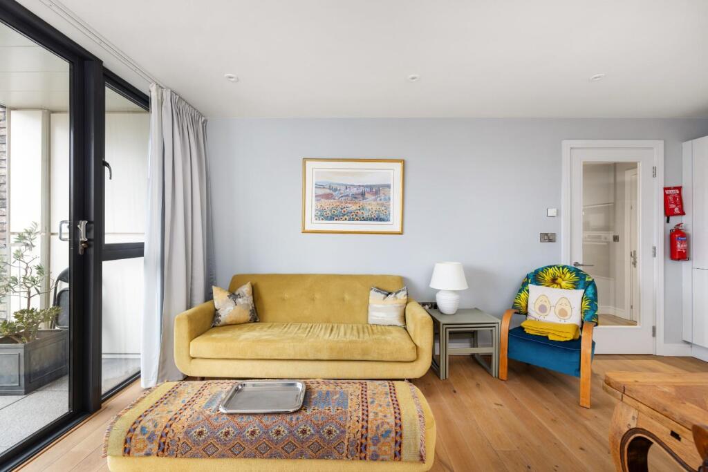 Apartment in Bristol, Canon's Marsh, Spike Island - View 5