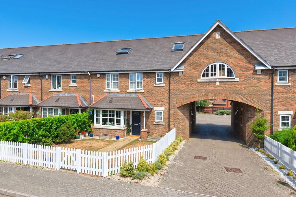 Main image of property: Cardinal Walk, Kings Hill, West Malling, ME19 4DD