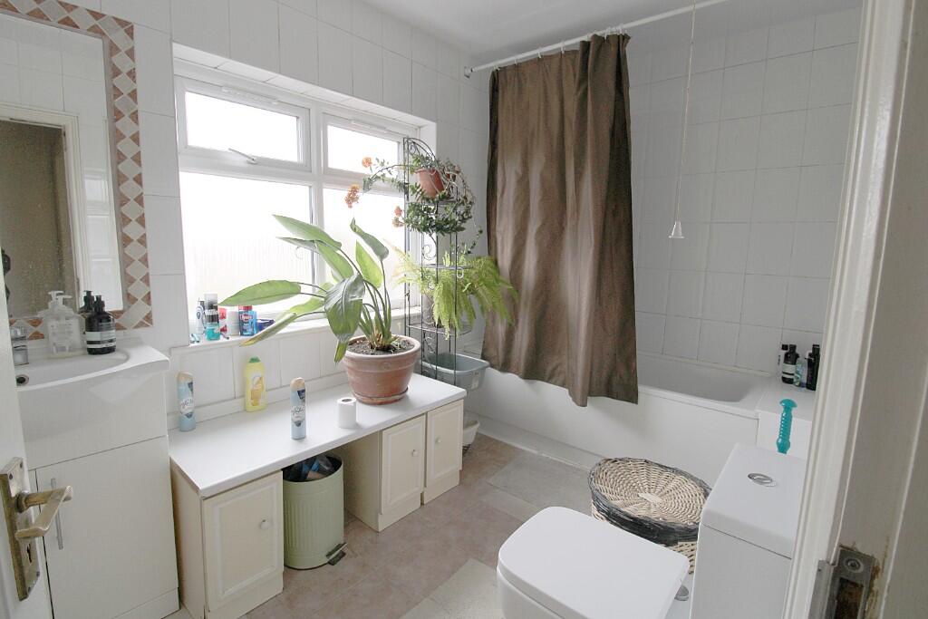 House in London - View 5