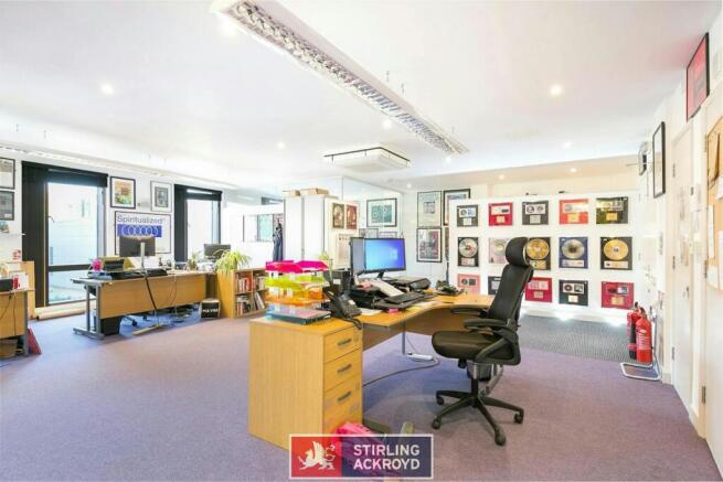 1e3760406dabe930754b2e4bf5d413d0thetimberyardunit15drysdalestreetn16ndhoxtonshoreditchofficestudiointernal4dominionlondon.jpg