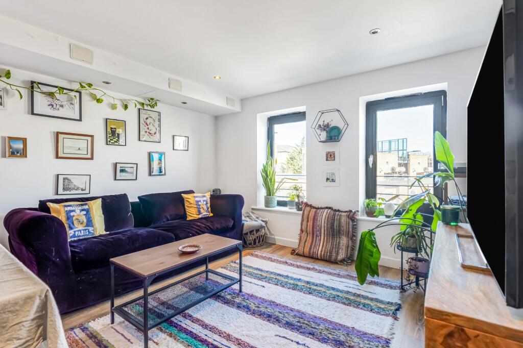 Main image of property: Isabella Mews, Balls Pond Road, Hackney, London, N1