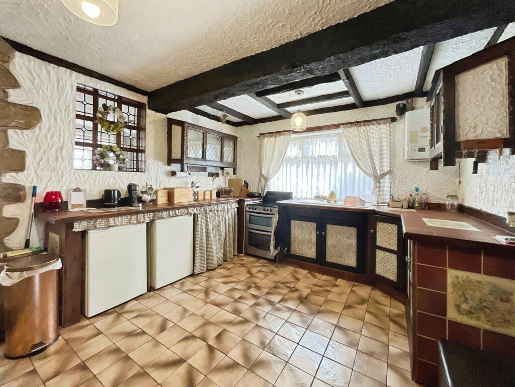 House in Mansfield, Nottinghamshire - View 3