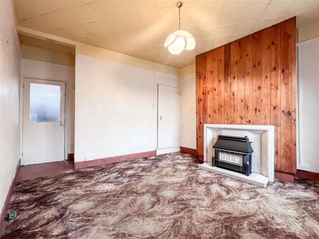 House in Staffordshire Moorlands, Abbey Green, Leek - View 4