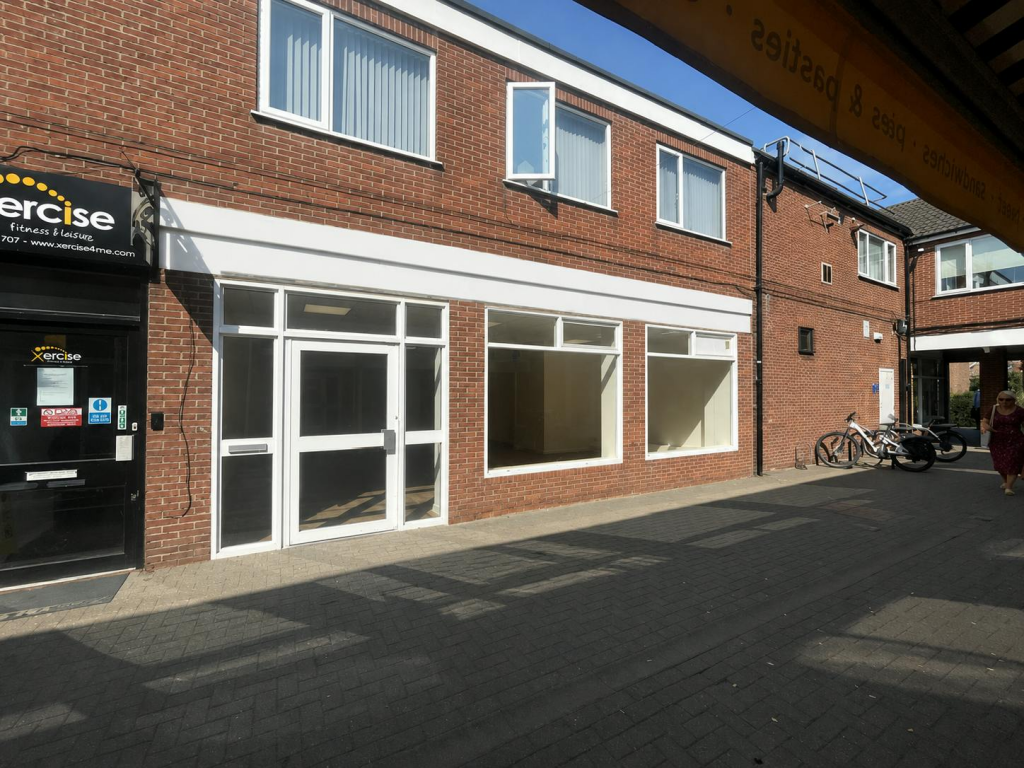 Unit 9 Haxby, Blank shop front.png