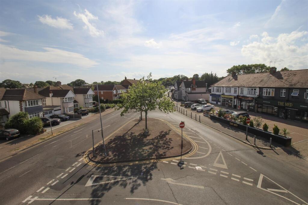Apartment in Southend-on-Sea - View 4