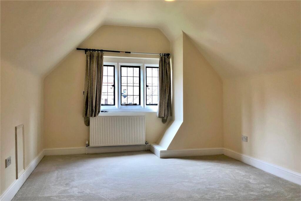 Oldfield Wood, Woking, Surrey, GU22 - View 6