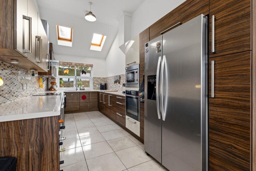 House in Kilmarnock, East Ayrshire - View 2