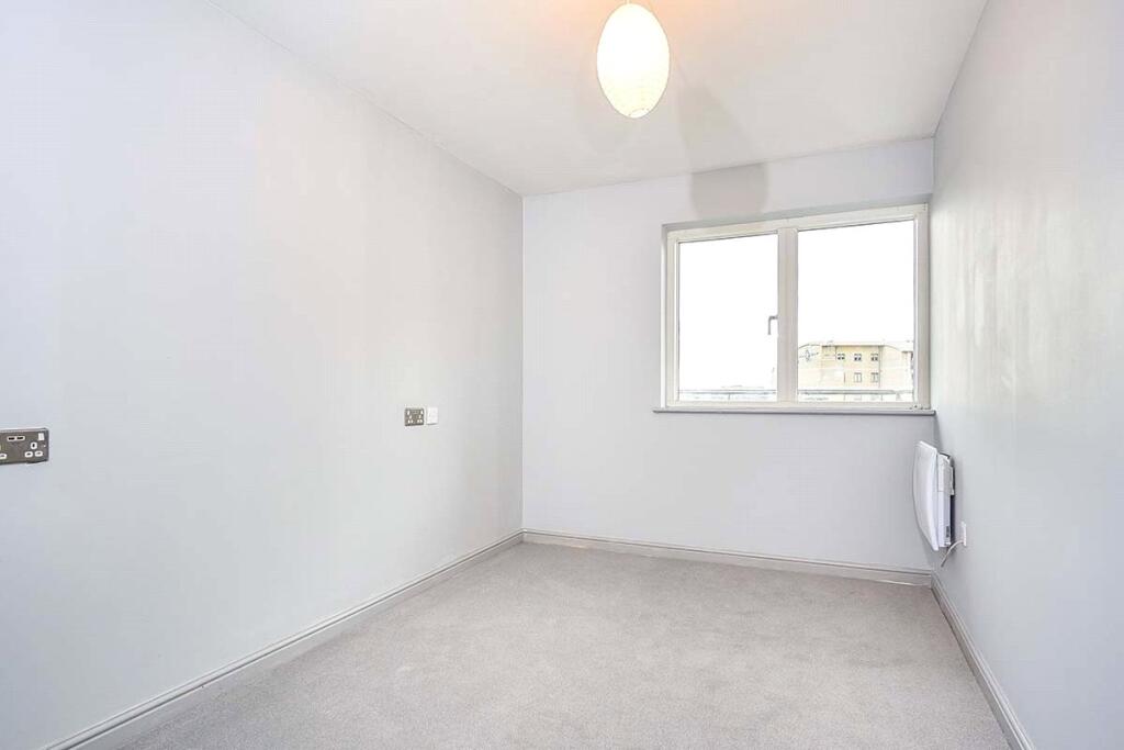 Apartment in Plymouth - More