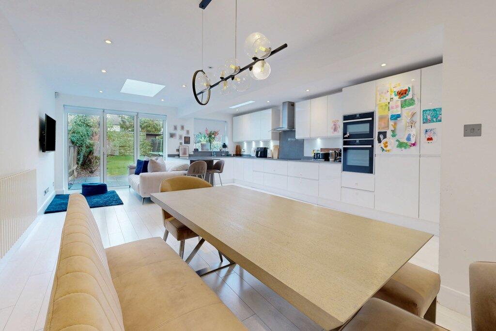 Kenneth Gardens, Stanmore, HA7 photo 4